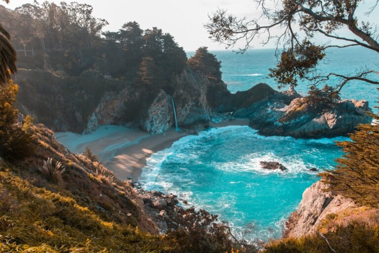 La «Mente Azul»: Por qué la proximidad al mar es el antídoto natural contra el estrés crónico